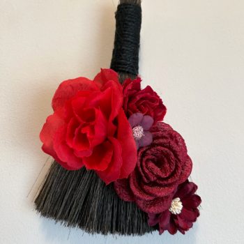 "Nayeli" Cinnamon Broom - Small